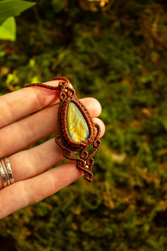 Labradorite • macrame necklace