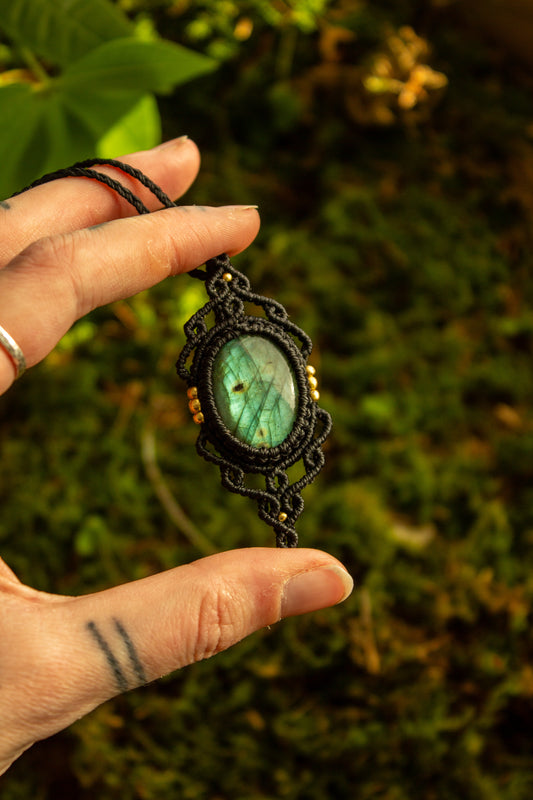 Labradorite • macrame necklace