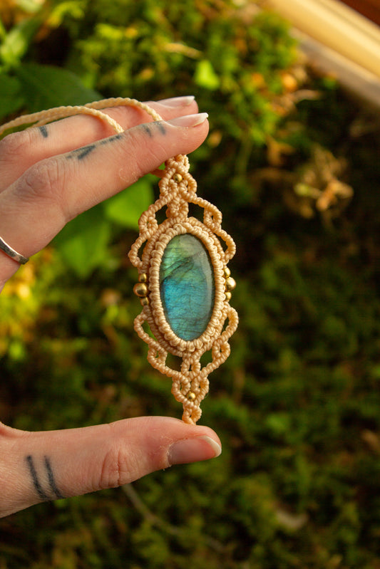 Labradorite • macrame necklace