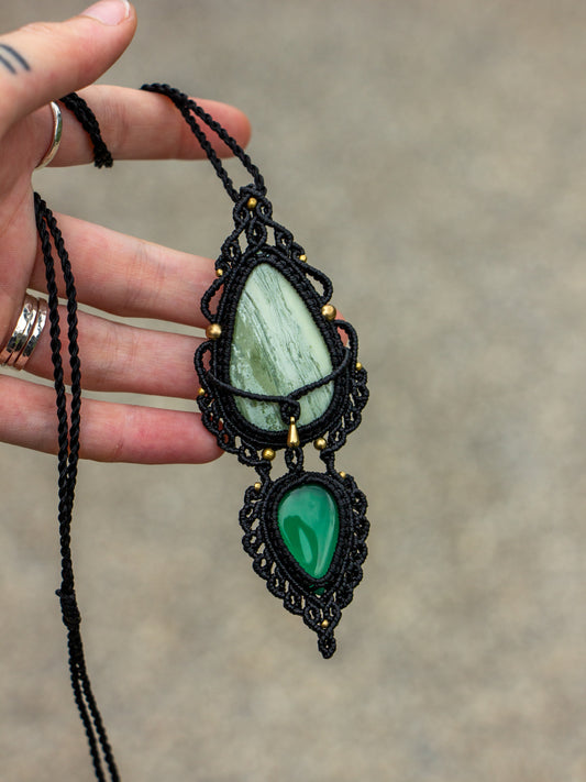Serpentine & Green Onyx macrame necklace