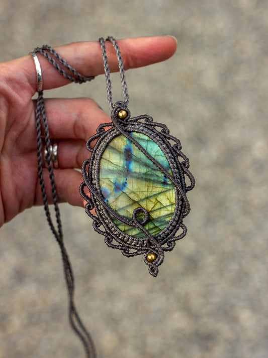 Labradorite macrame necklace