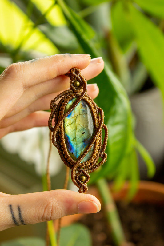 Willow • Labradorite macrame necklace