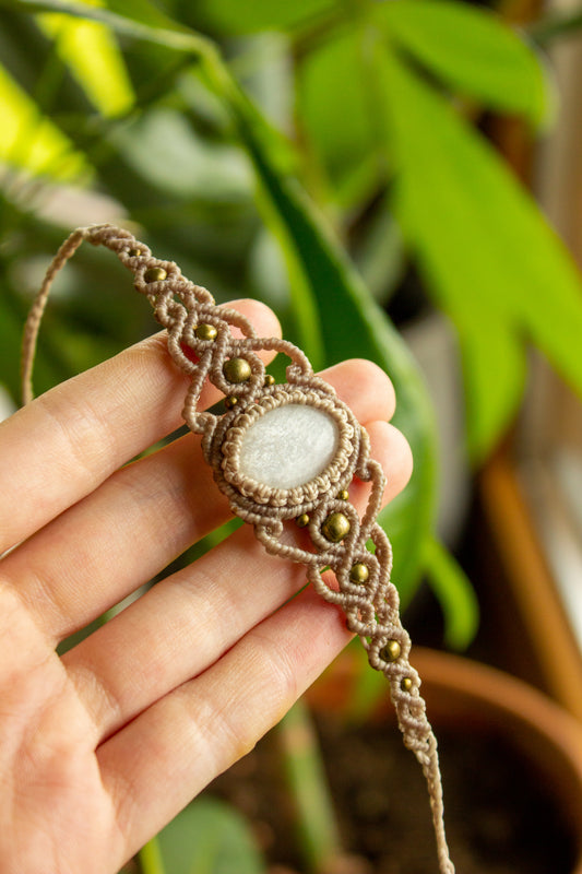 Isla • White Moonstone macrame bracelet
