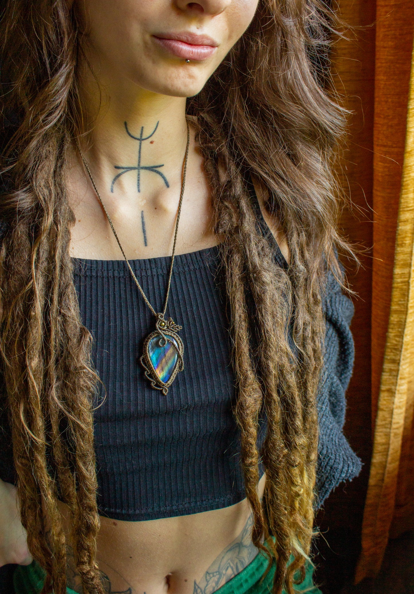 Eliana • Labradorite macrame necklace