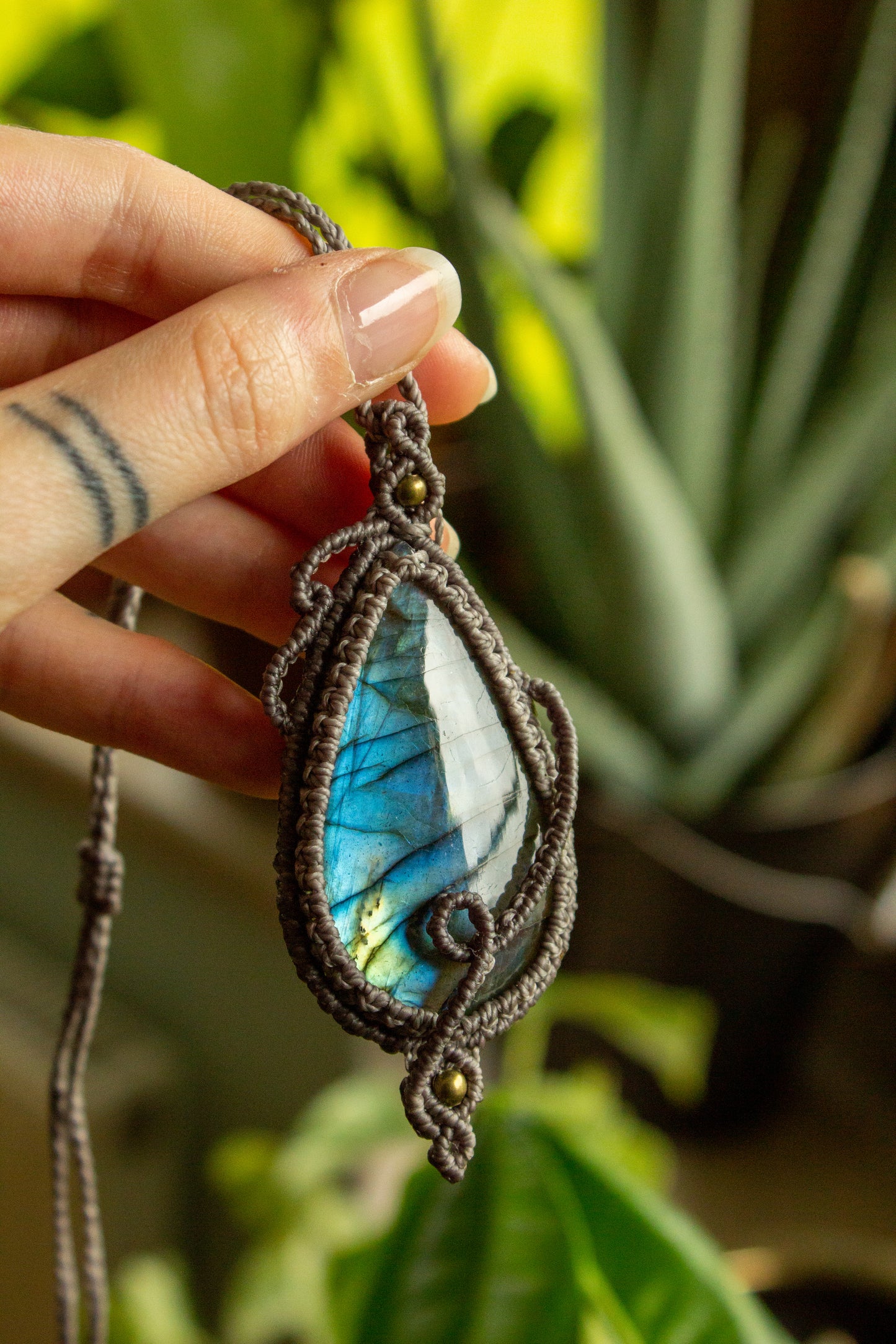 Leo • Labradorite macrame necklace