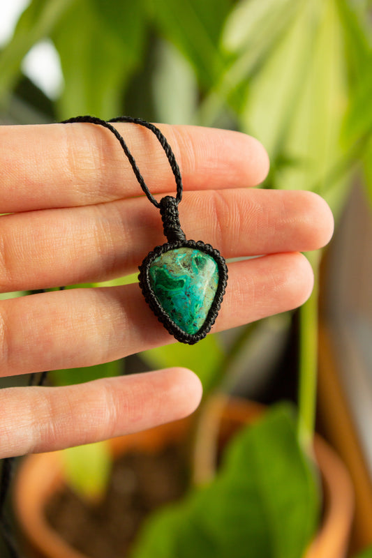 Chrysocolla Malachite macrame necklace
