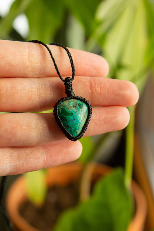 Chrysocolla Malachite macrame necklace