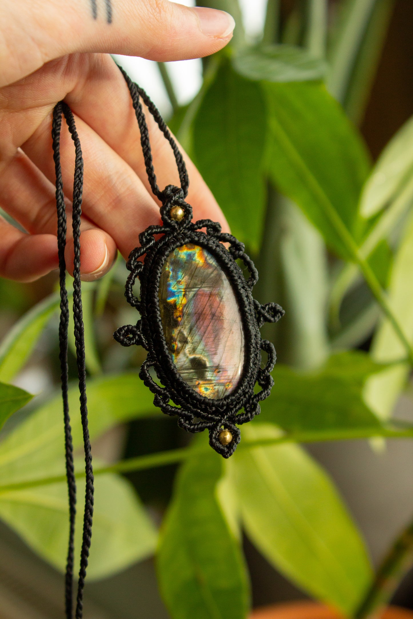 Laura • Purple Labradorite macrame necklace