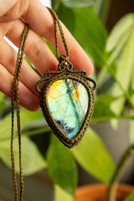 Claire • Labradorite macrame necklace