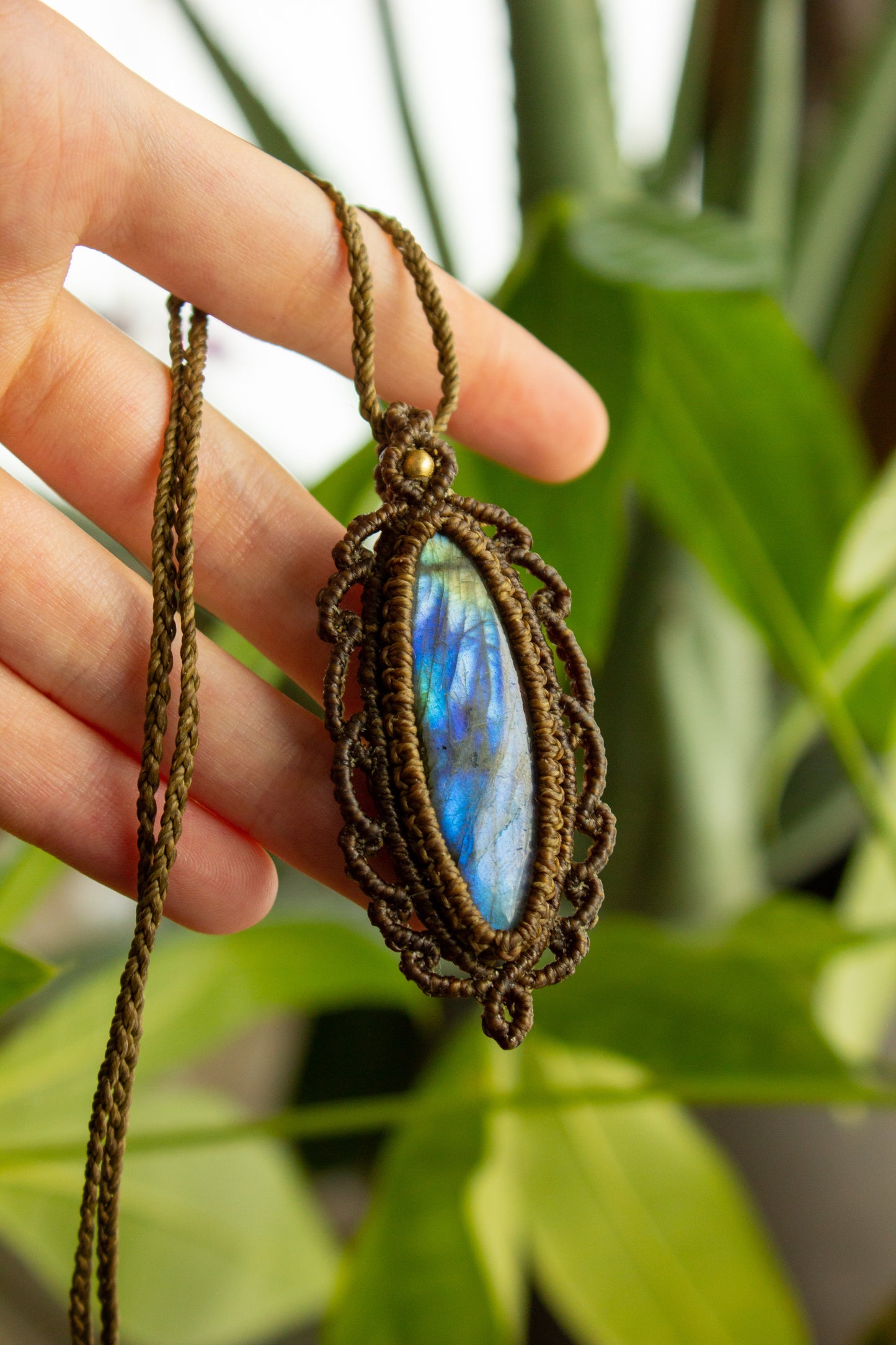 Linda • Labradorite macrame necklace