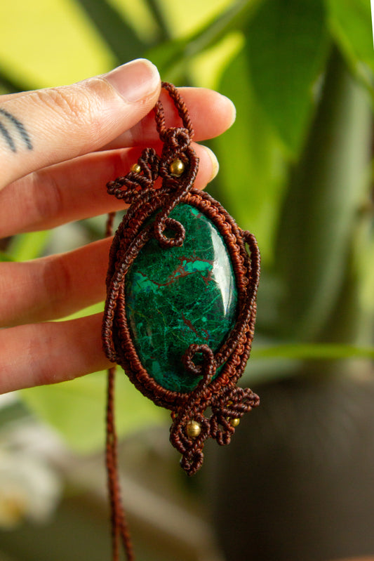 Kamelia • Chrysocolla macrame necklace