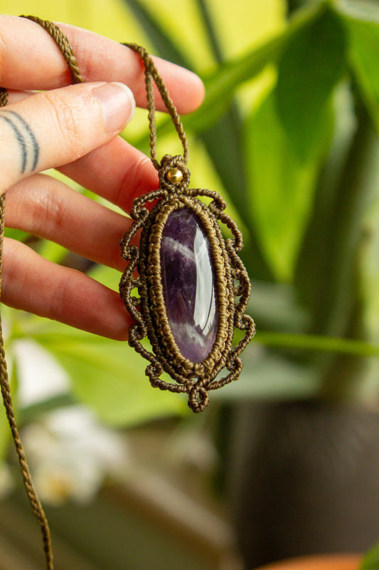 Vanessa • Chevron Amehtyst macrame necklace