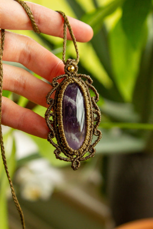 Vanessa • Chevron Amehtyst macrame necklace