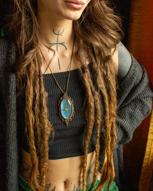 Manila • Labradorite macrame necklace
