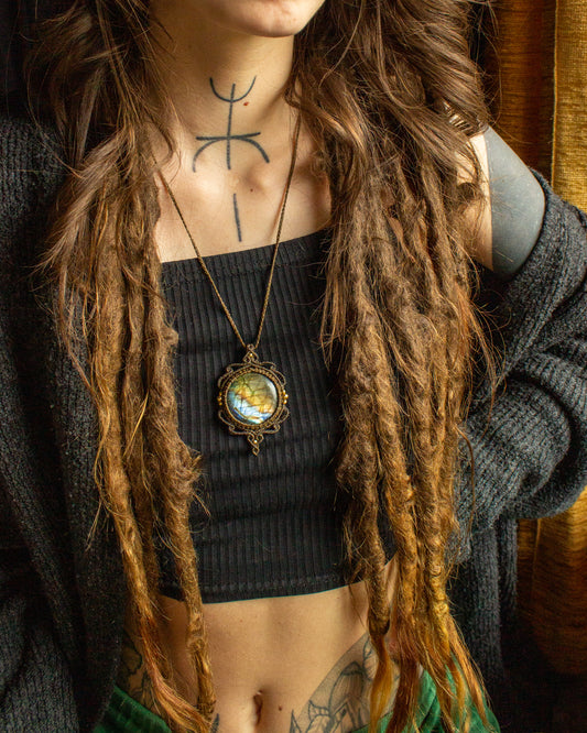 Iriga • Labradorite macrame necklace