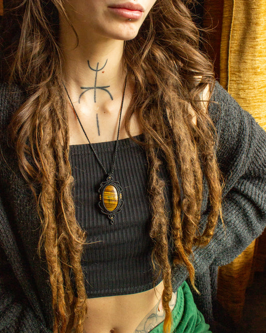Cadiz • Tigers Eye macrame necklace