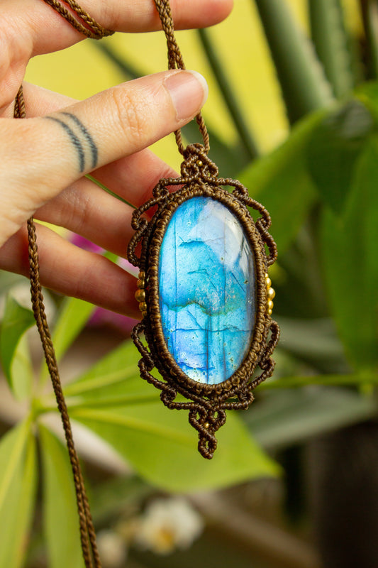 Manila • Labradorite macrame necklace
