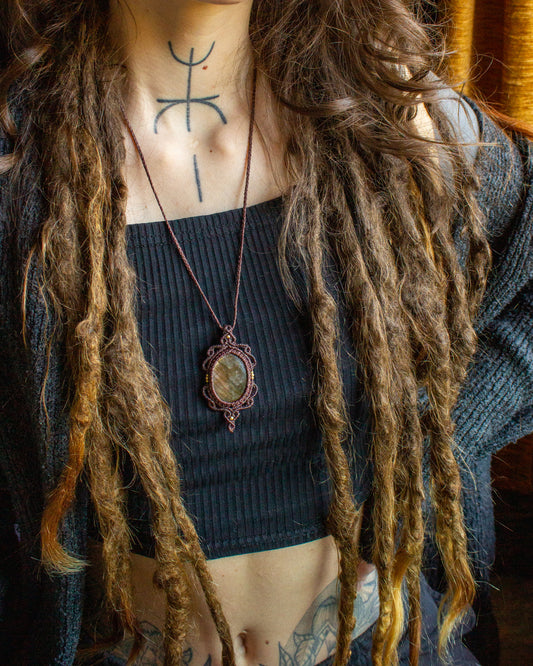 Limon • Labradorite macrame necklace