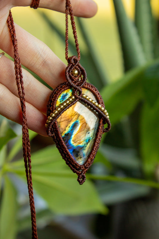 Heredia • Labradorite macrame necklace