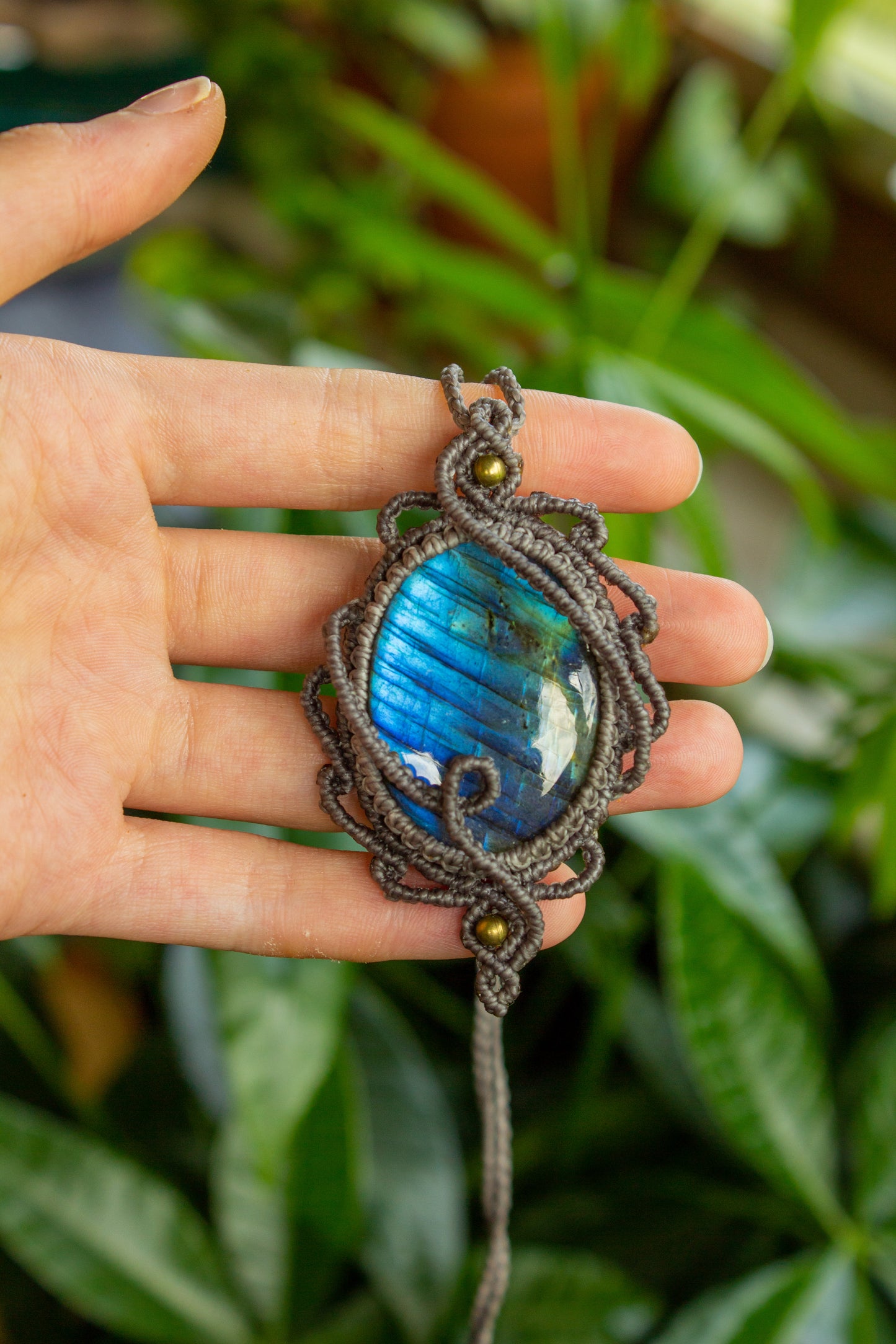 Thalia • Labradorite macrame necklace