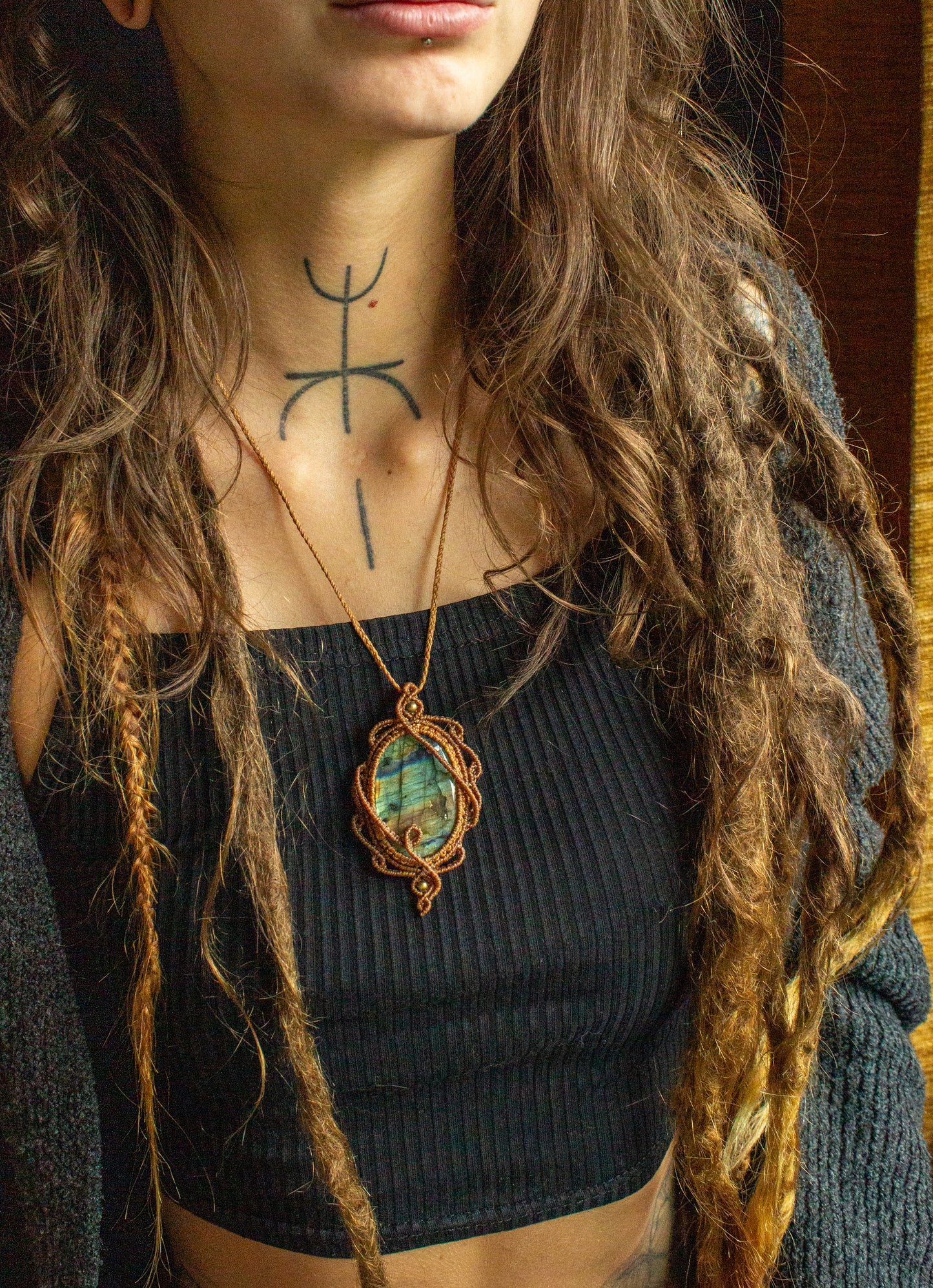 Amalia • Labradorite macrame necklace