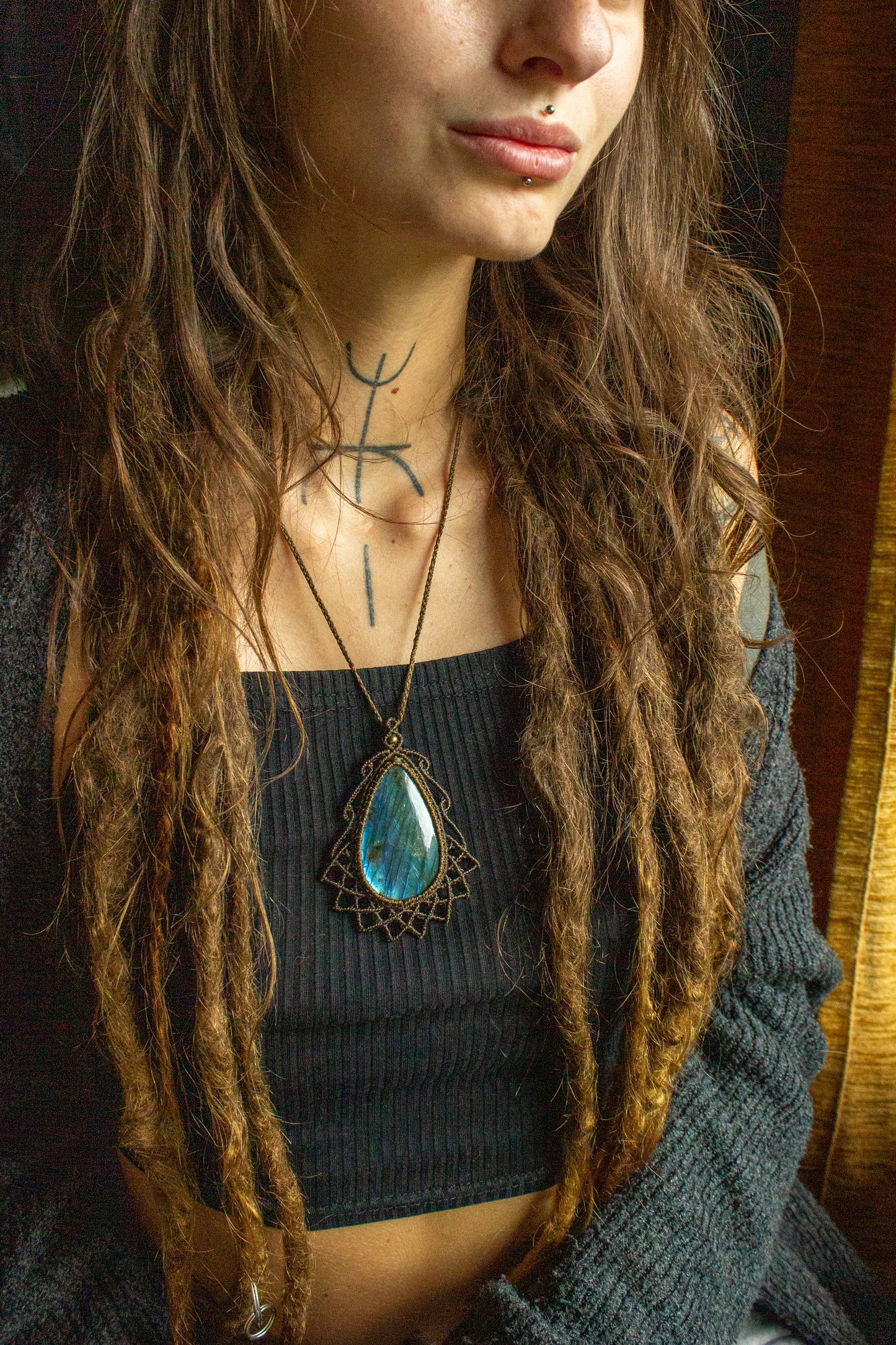 Carlota • Labradorite macrame necklace
