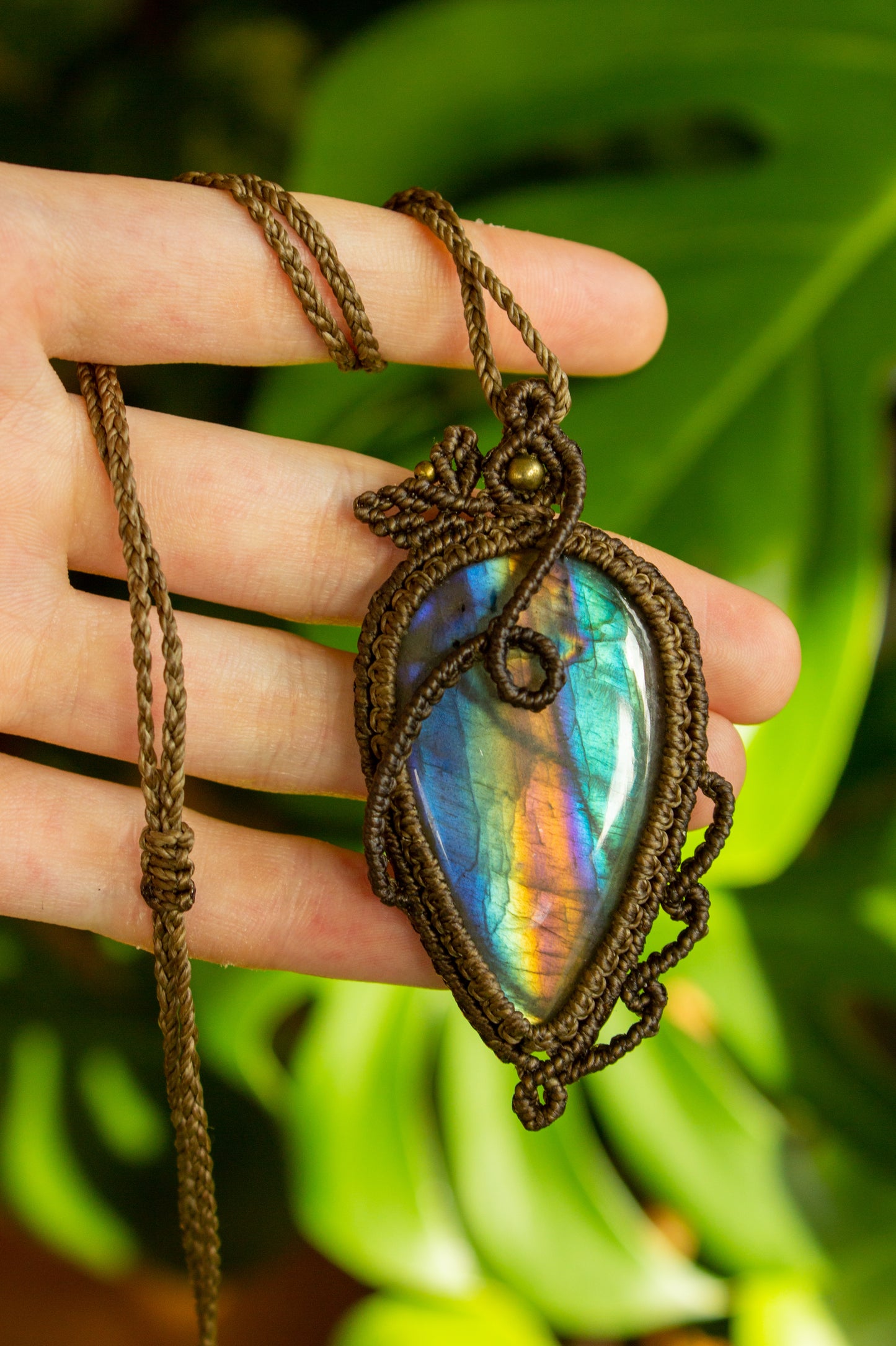 Enola • Rainbow Labradorite macrame necklace