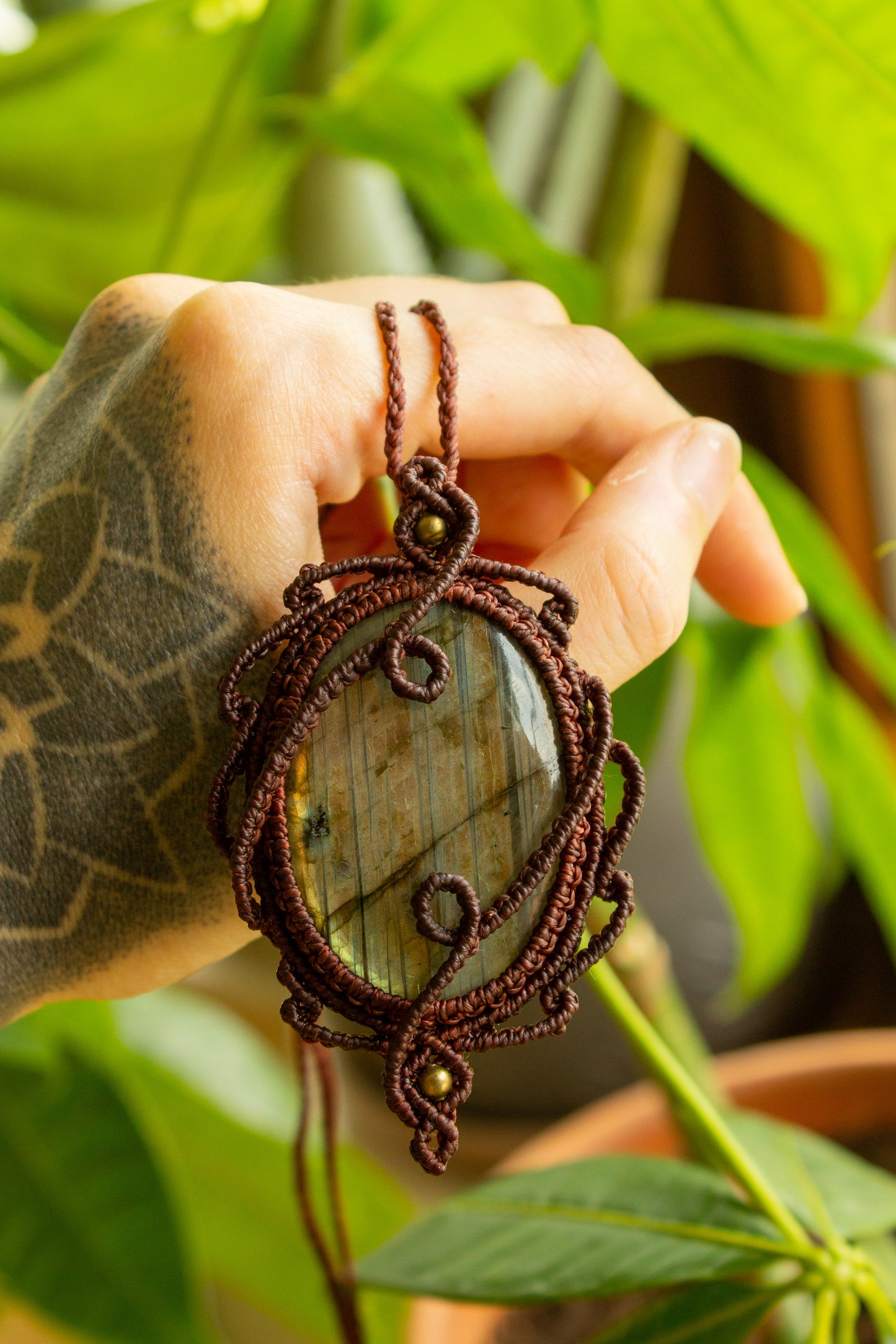 Eliana • Labradorite macrame necklace