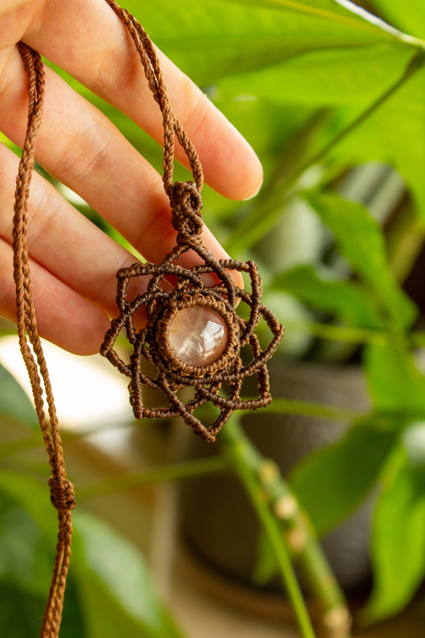 Zelda • Rose Quartz macrame necklace