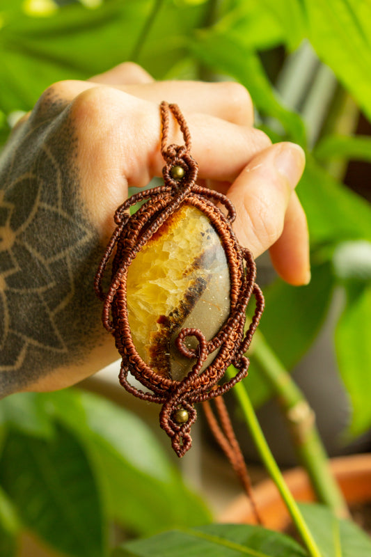 Giovanna • Septarian macrame necklace