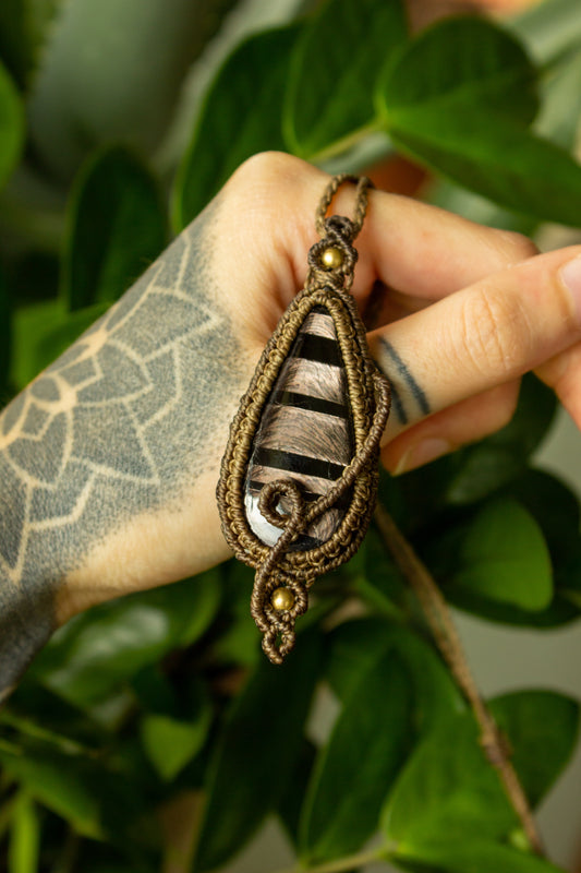 Liliana • Hypersthene macrame necklace