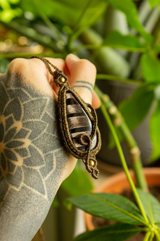 Liliana • Hypersthene macrame necklace