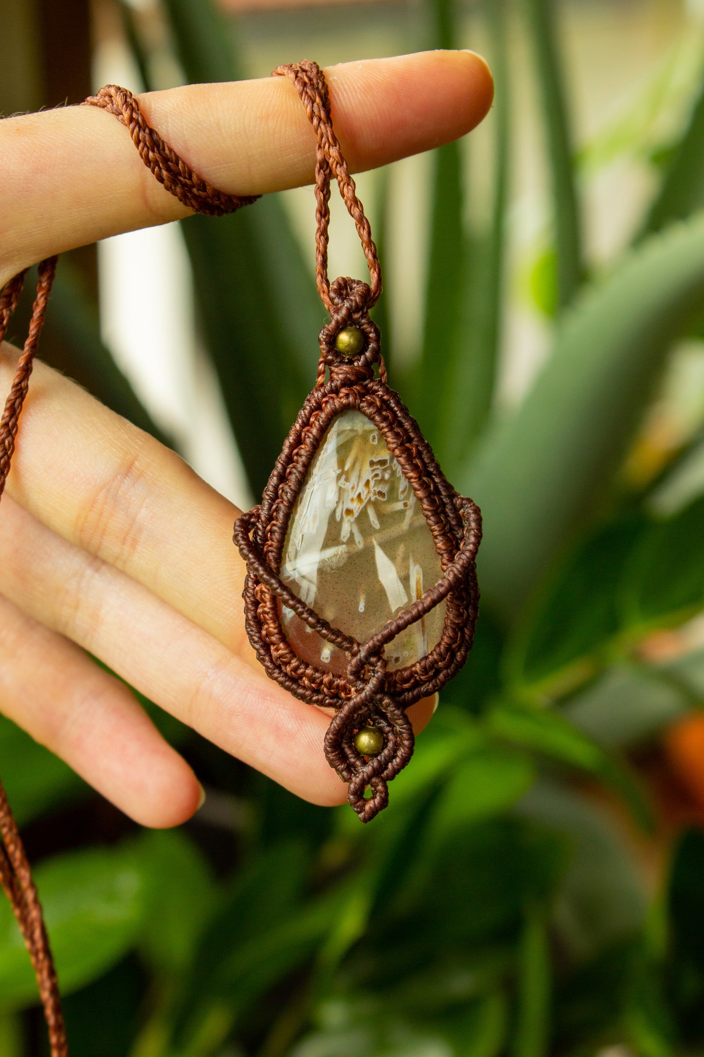 Evelyn • Stick Agate macrame necklace