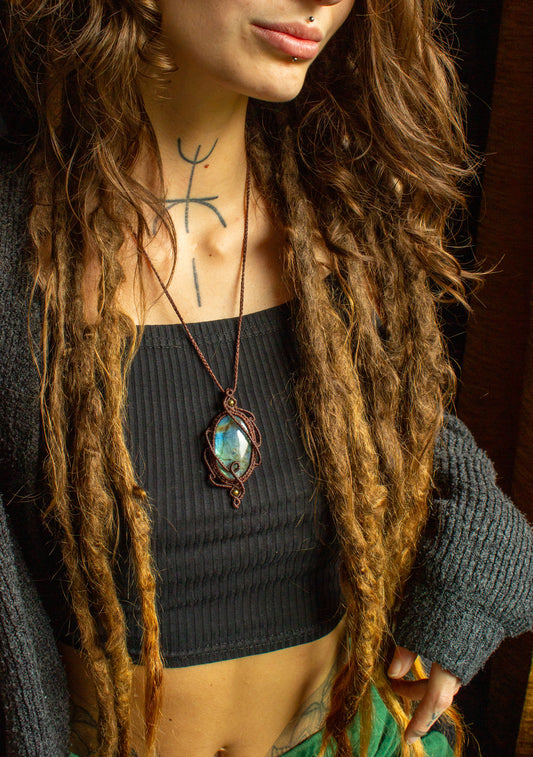 Lydia • Labradorite macrame necklace