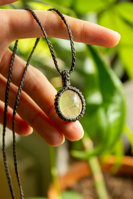 Iris • Green Fluorite macrame necklace