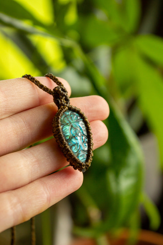 Mae • Carved Labradorite macrame necklace