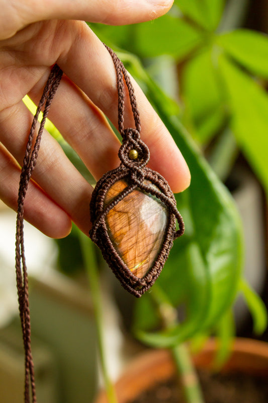 Charlotte • Labradorite macrame necklace