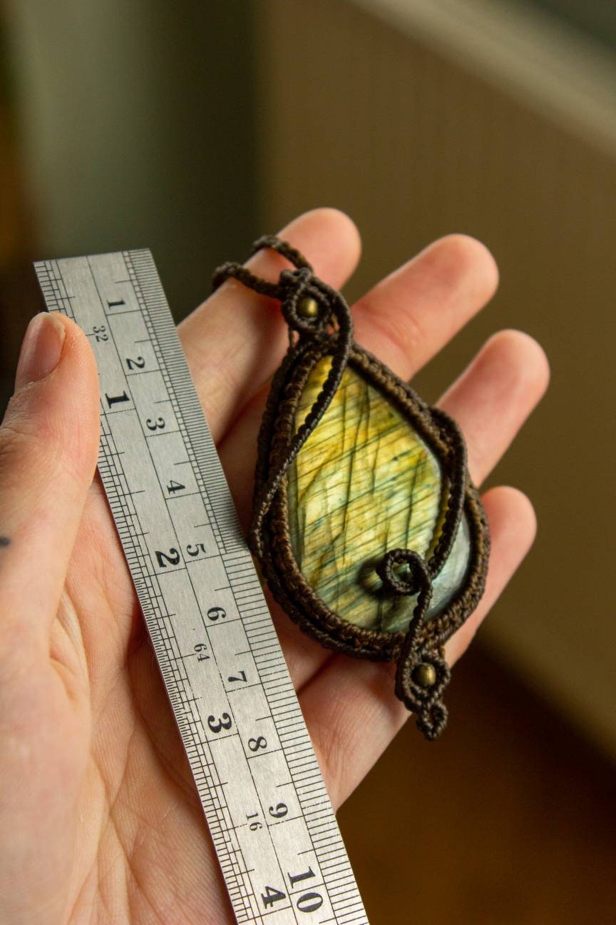 Labradorite macrame necklace