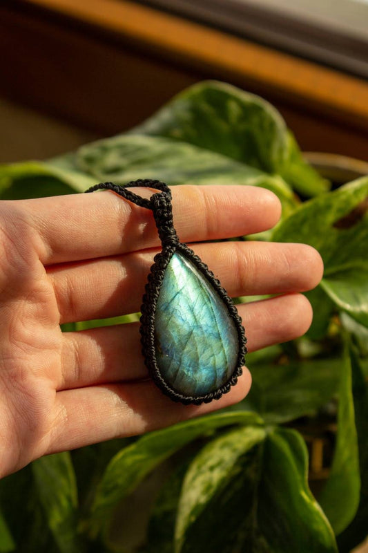 Milena • Labradorite macrame necklace