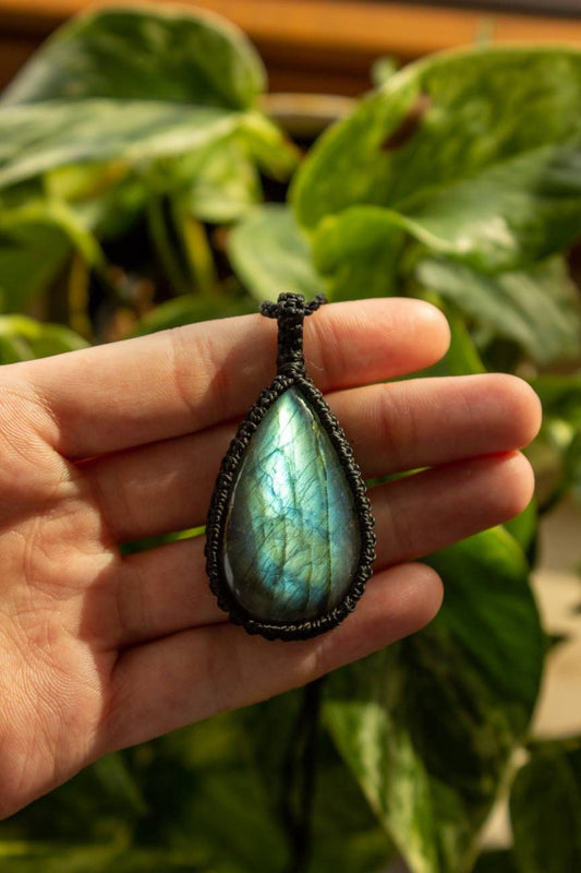 Milena • Labradorite macrame necklace
