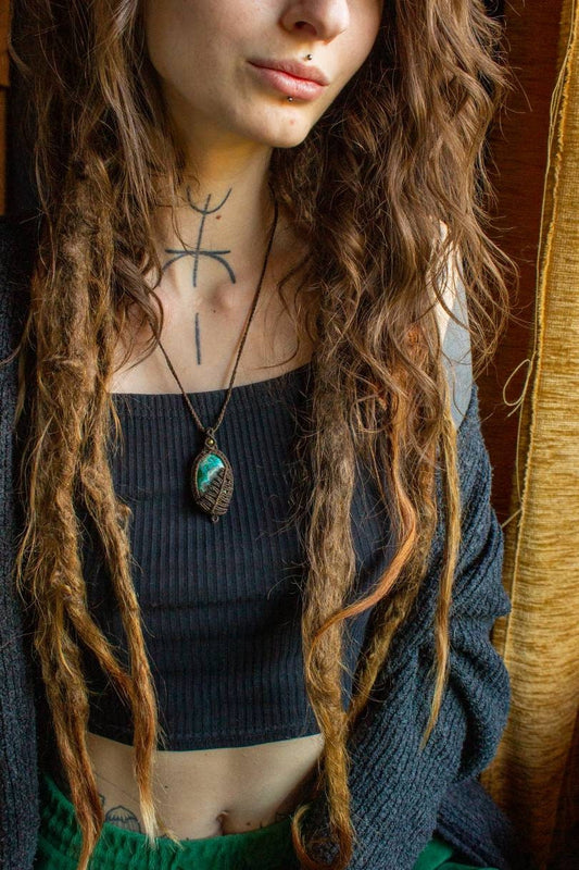Lisa • Chrysocolla Malachite macrame necklace