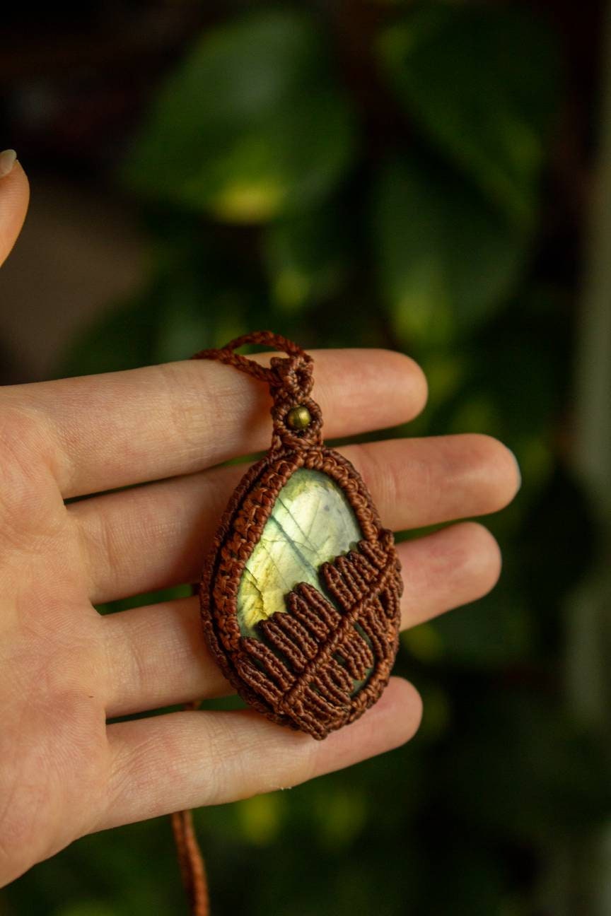 Eloise • Labradorite fern macrame necklace