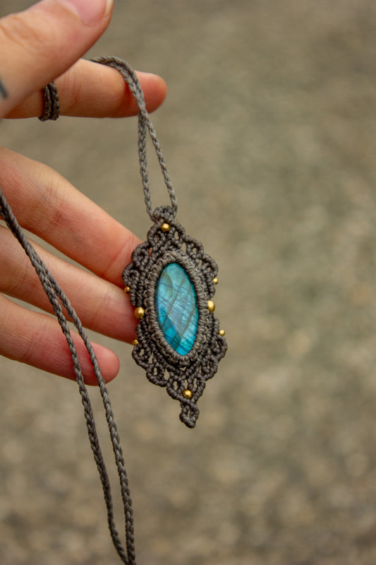 Labradorite • macrame necklace