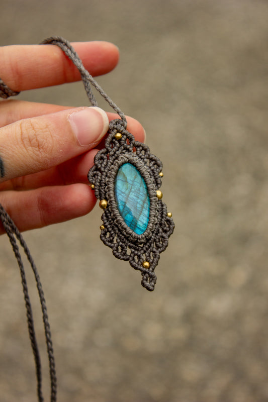 Labradorite • macrame necklace