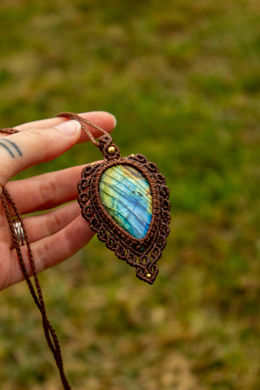 Labradorite • macrame necklace