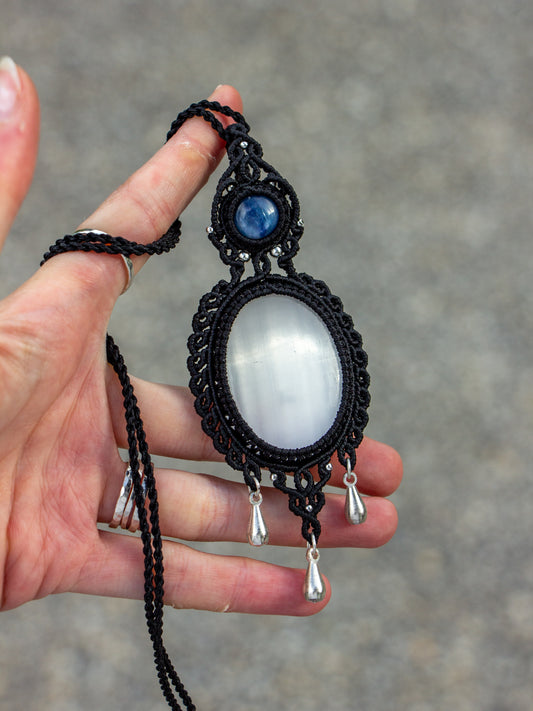 Kyanite & Selenite macrame necklace