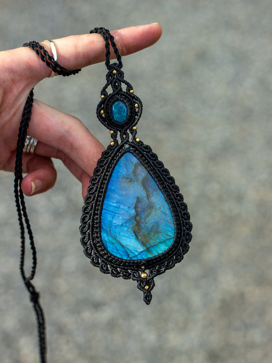 Apatite & Labradorite macrame necklace
