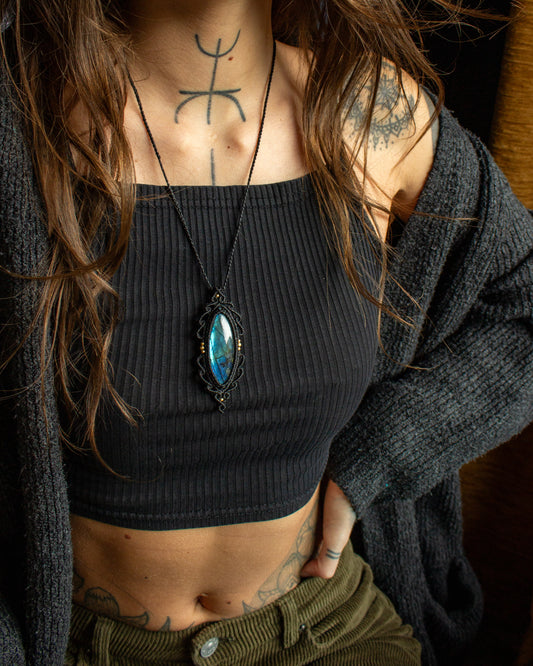 Labradorite • macrame necklace