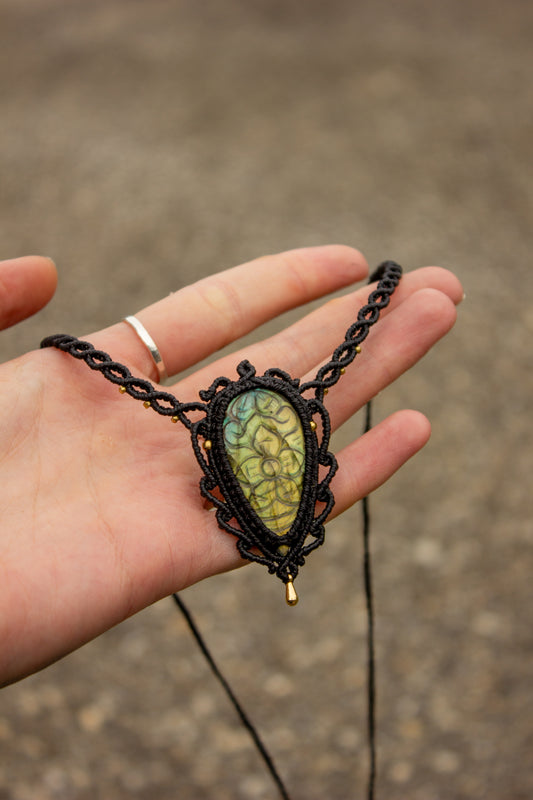 Labradorite • macrame necklace