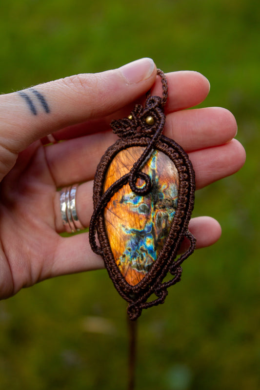 Labradorite • macrame necklace